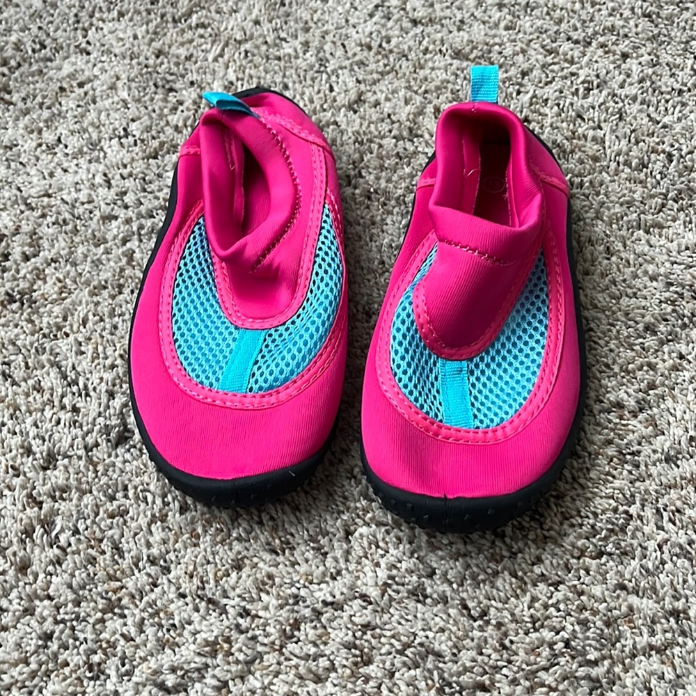 Water shoes for girls